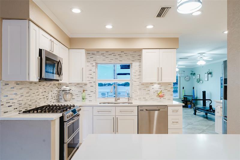 Image 12 of 53 For 11541 35th St