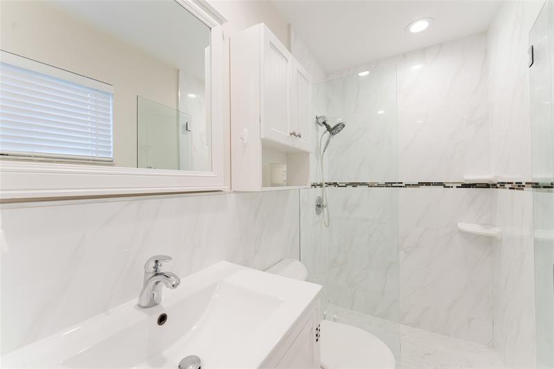 Image 23 of 53 For 11541 35th St