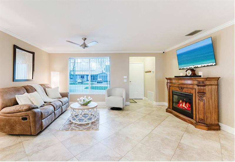 Image 4 of 53 For 11541 35th St