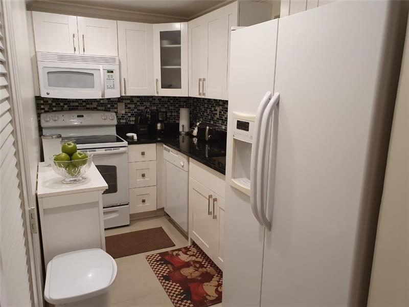Image 4 of 8 For 3201 14th Street Cswy  806