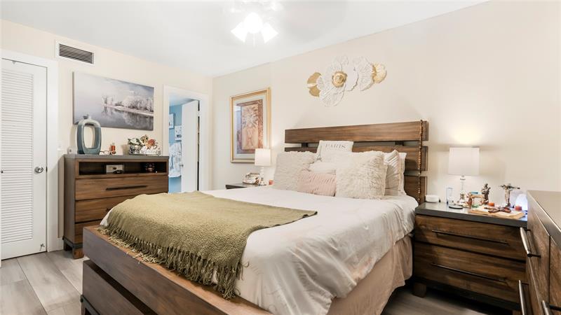 Image 11 of 17 For 3001 48th Ave  442