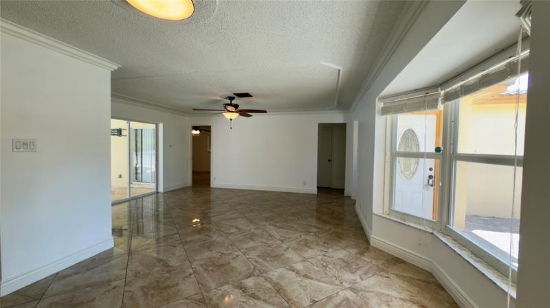 Image 10 of 35 For 6957 9th Ct  