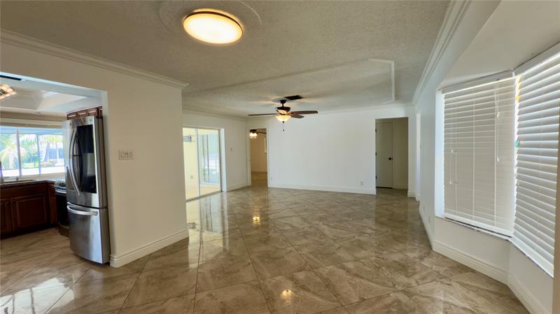 Image 11 of 35 For 6957 9th Ct  