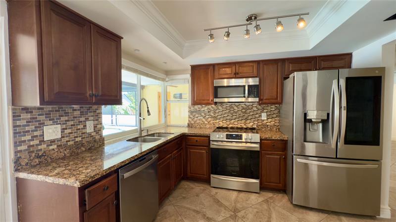 Image 16 of 35 For 6957 9th Ct  