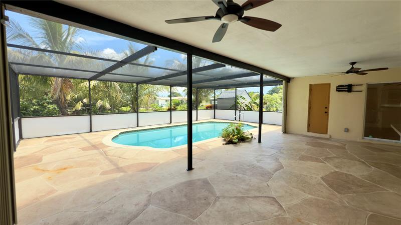 Image 7 of 35 For 6957 9th Ct  