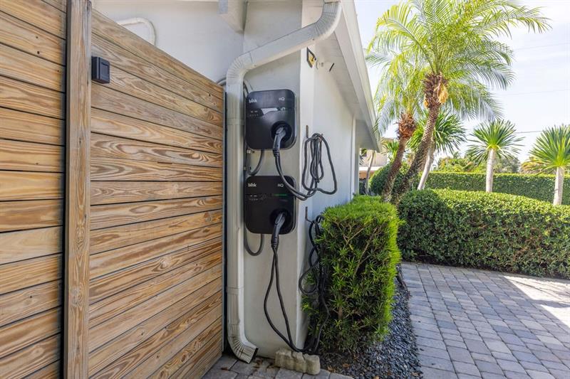Image 12 of 39 For 2632 3rd Ave