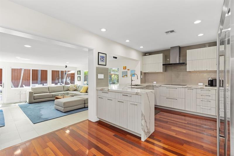 Image 14 of 39 For 2632 3rd Ave