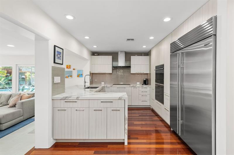 Image 15 of 39 For 2632 3rd Ave