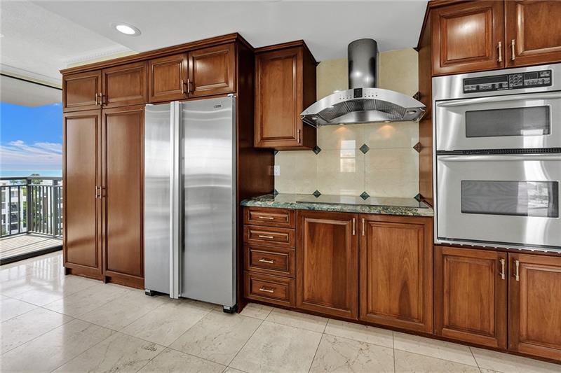 Image 14 of 41 For 3031 Ocean Blvd  906