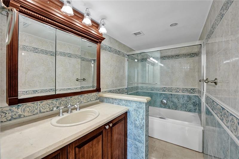 Image 32 of 41 For 3031 Ocean Blvd  906