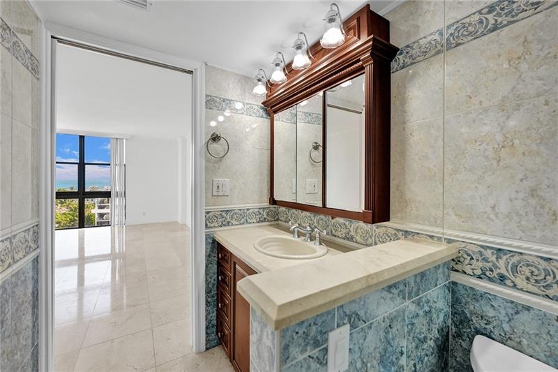 Image 33 of 41 For 3031 Ocean Blvd  906
