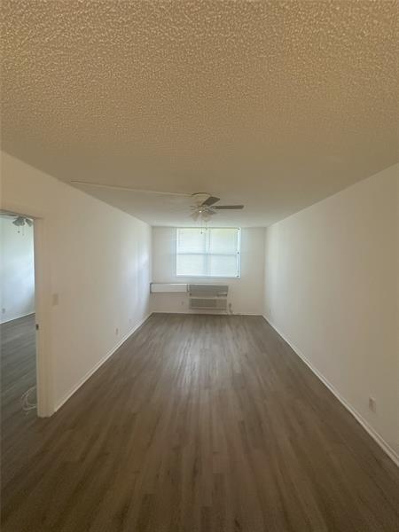 Image 2 of 9 For 2401 Riverside Dr  514-b