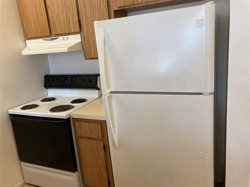 Image 4 of 9 For 2401 Riverside Dr  514-b