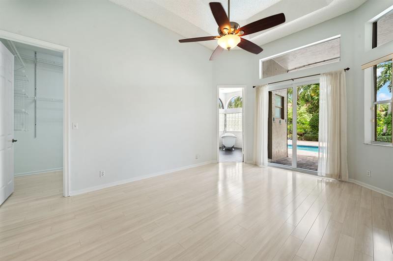 Image 18 of 49 For 5217 109th Ln