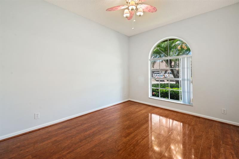 Image 24 of 49 For 5217 109th Ln