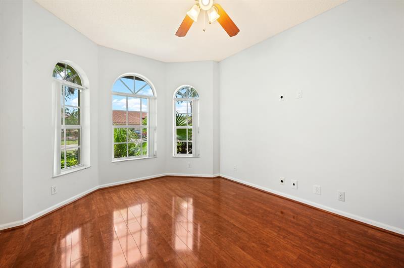 Image 26 of 49 For 5217 109th Ln