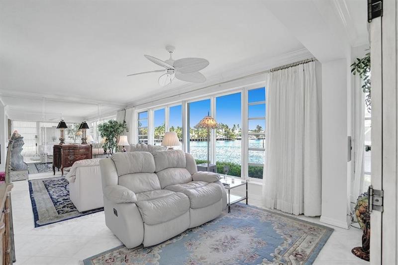 Image 10 of 52 For 180 Isle Of Venice Dr  118