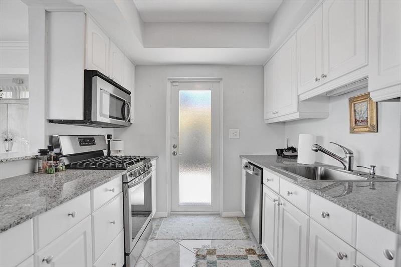 Image 13 of 52 For 180 Isle Of Venice Dr  118