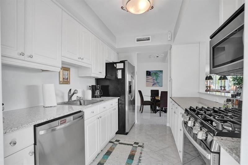 Image 14 of 52 For 180 Isle Of Venice Dr  118