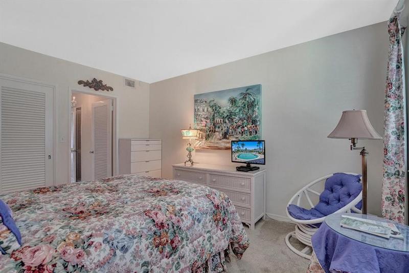 Image 19 of 52 For 180 Isle Of Venice Dr  118