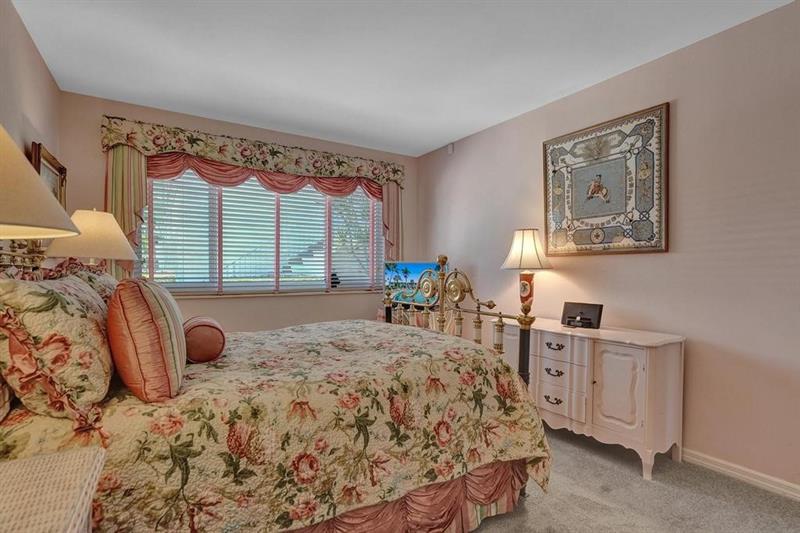 Image 25 of 52 For 180 Isle Of Venice Dr  118