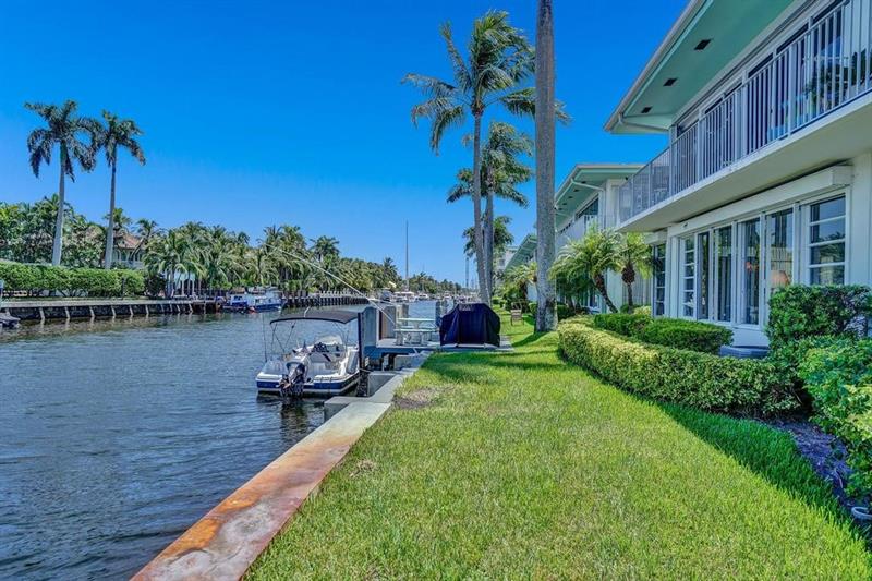 Image 29 of 52 For 180 Isle Of Venice Dr  118
