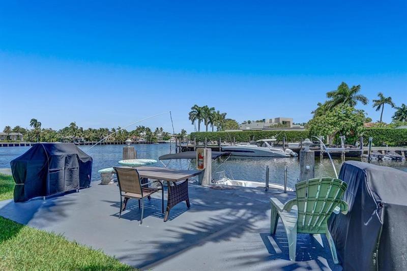 Image 33 of 52 For 180 Isle Of Venice Dr  118