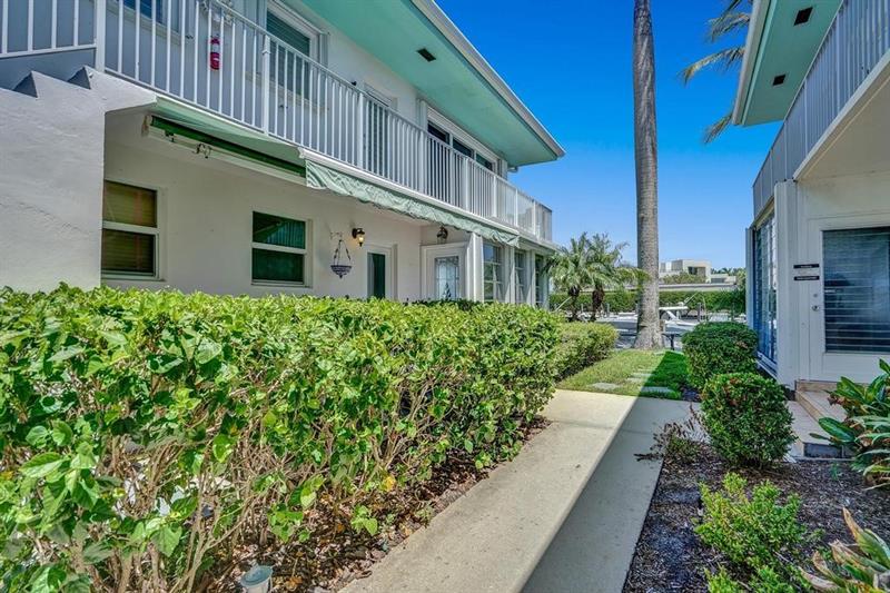 Image 34 of 52 For 180 Isle Of Venice Dr  118