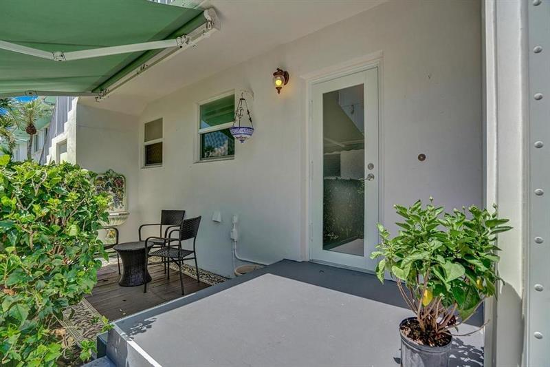 Image 36 of 52 For 180 Isle Of Venice Dr  118