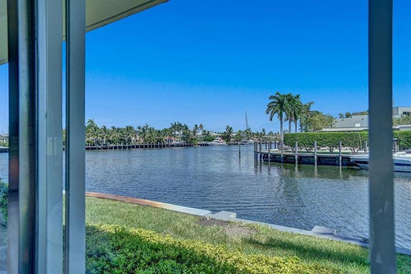 Image 37 of 52 For 180 Isle Of Venice Dr  118