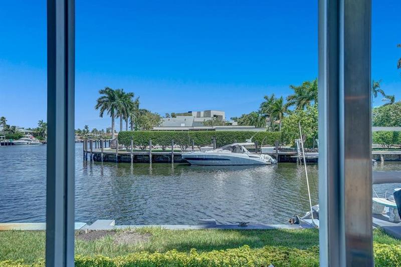 Image 38 of 52 For 180 Isle Of Venice Dr  118