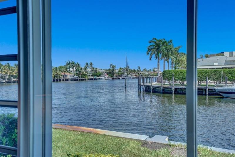 Image 39 of 52 For 180 Isle Of Venice Dr  118