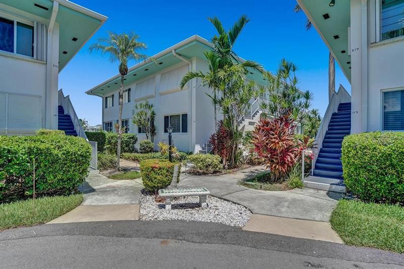 Image 4 of 52 For 180 Isle Of Venice Dr  118