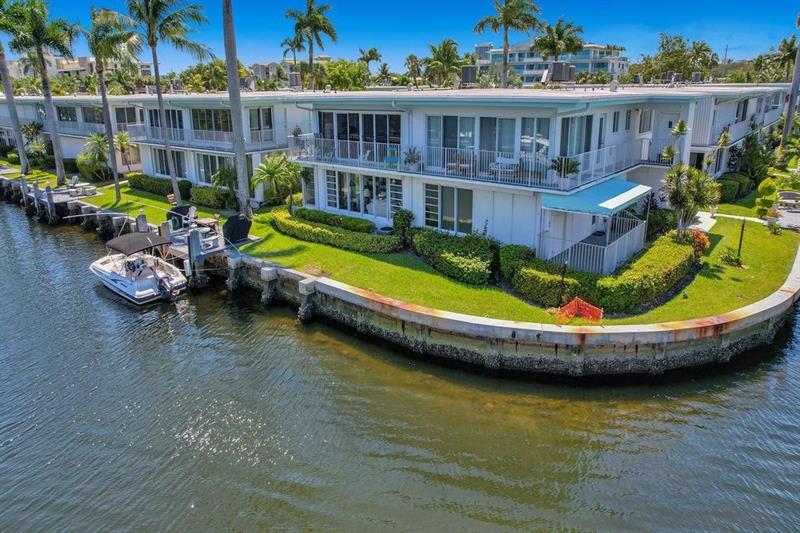 Image 40 of 52 For 180 Isle Of Venice Dr  118