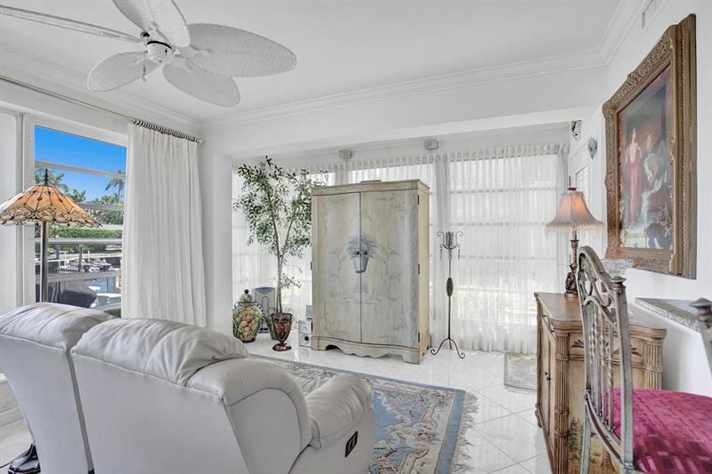 Image 9 of 52 For 180 Isle Of Venice Dr  118