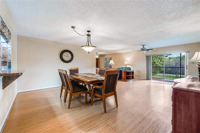 Image 14 of 57 For 271 Hollybrook Dr  304