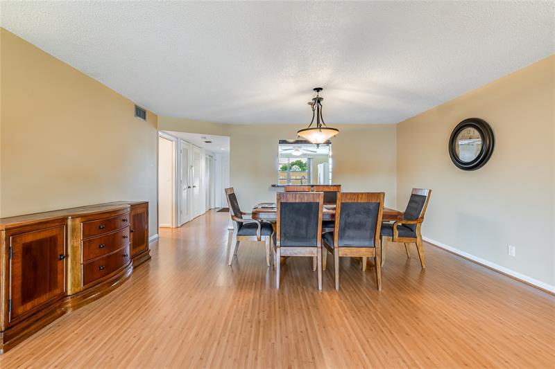 Image 3 of 57 For 271 Hollybrook Dr  304