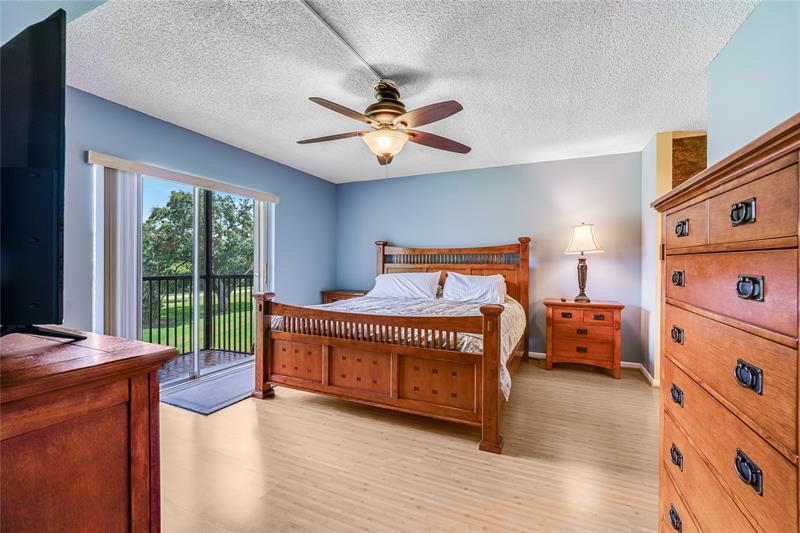 Image 6 of 57 For 271 Hollybrook Dr  304