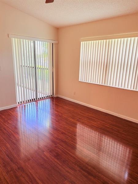 Image 10 of 23 For 9649 Riverside Dr  9