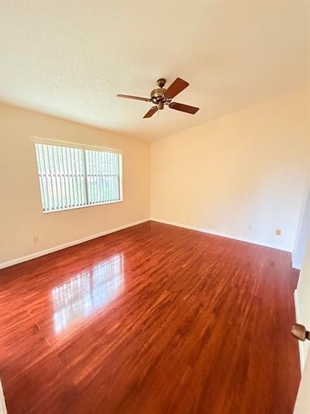 Image 11 of 23 For 9649 Riverside Dr  9