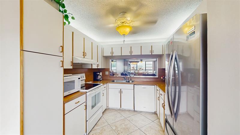 Image 15 of 26 For 10352 Clairmont Cir  1