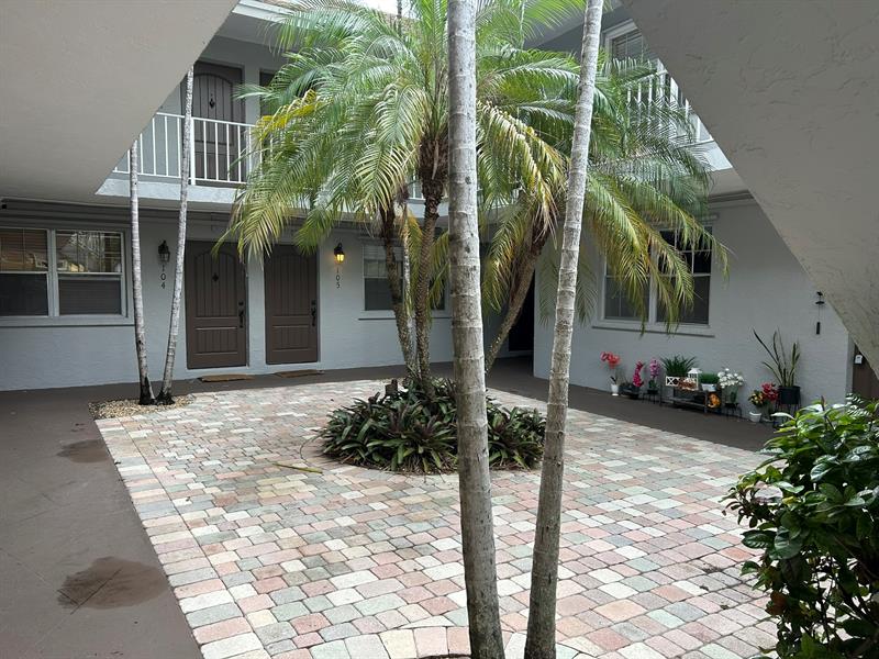 Image 11 of 13 For 510 17th Ave  105