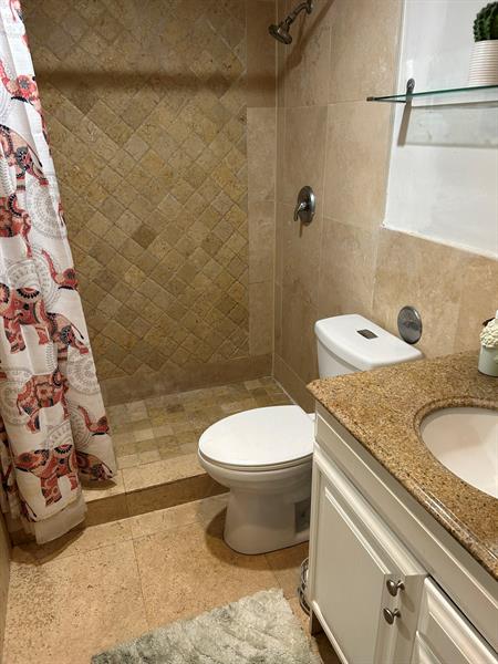 Image 8 of 13 For 510 17th Ave  105