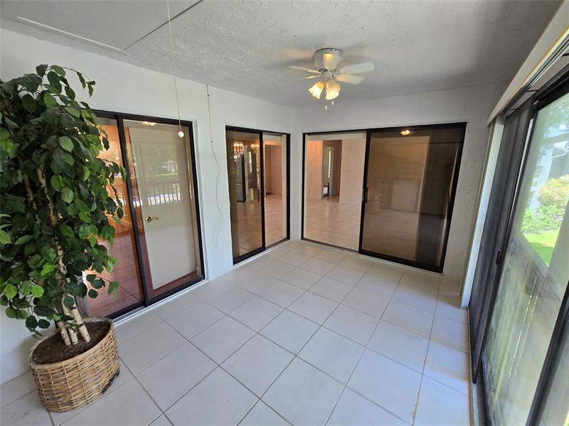 Image 18 of 21 For 4049 Carambola Cir  4049
