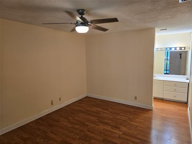 Image 5 of 21 For 4049 Carambola Cir  4049