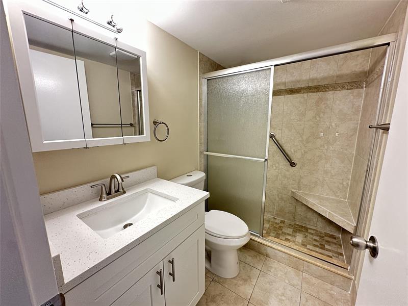 Image 5 of 10 For 3032 Exeter B  3032