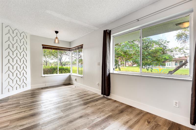 Image 11 of 39 For 9321 9th Pl  9321