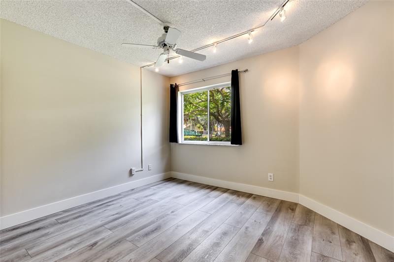 Image 23 of 39 For 9321 9th Pl  9321
