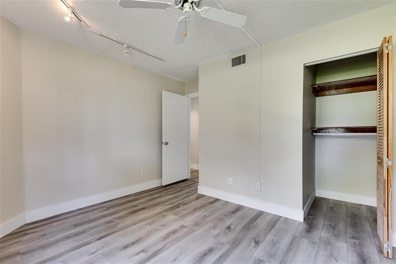 Image 24 of 39 For 9321 9th Pl  9321