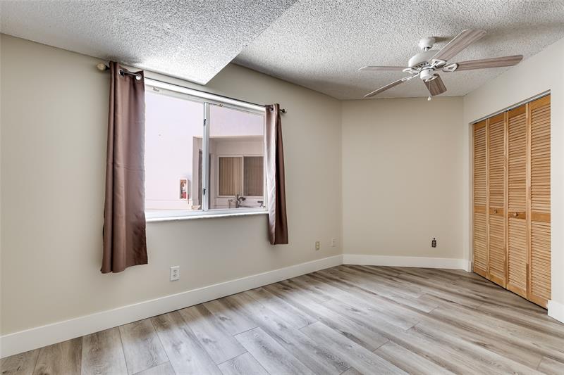 Image 26 of 39 For 9321 9th Pl  9321